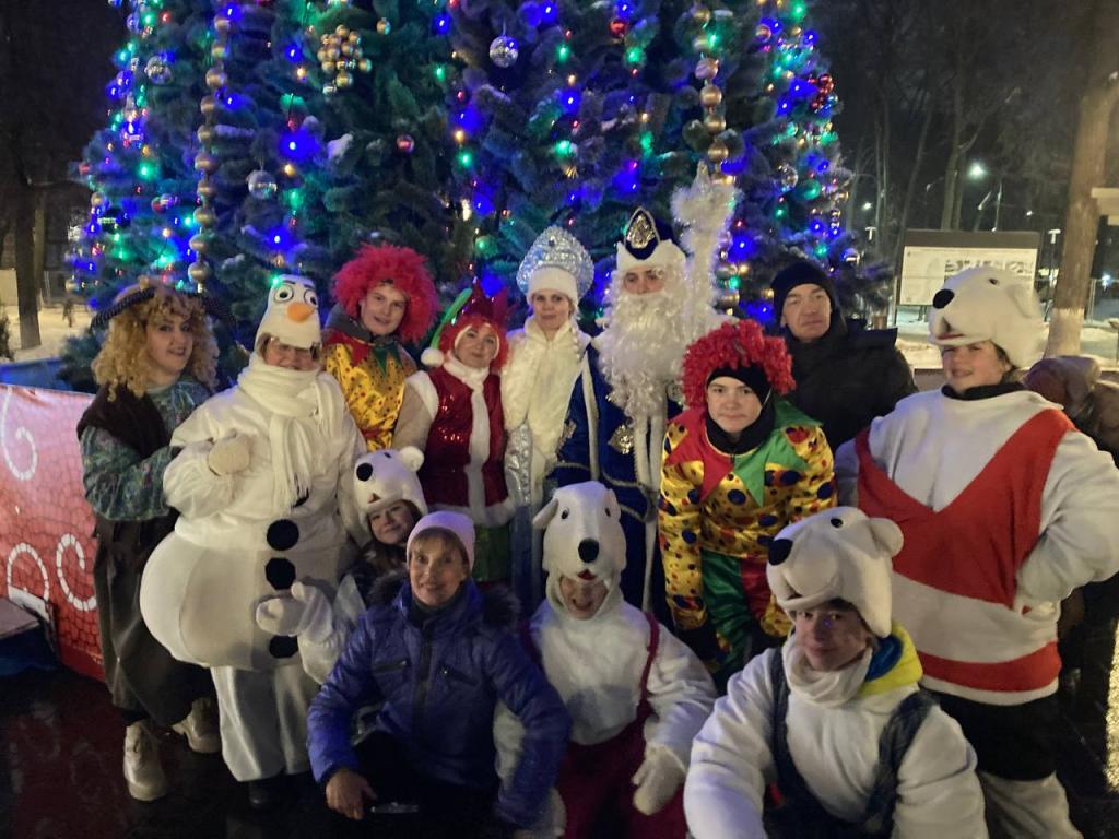 В городском парке культуры и отдыха им. В. Талалихина состоялось праздничное открытие городской Ёлки и ледового катка