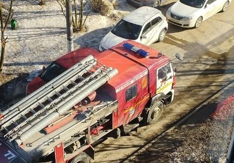 При пожаре в Климовске пострадал человек