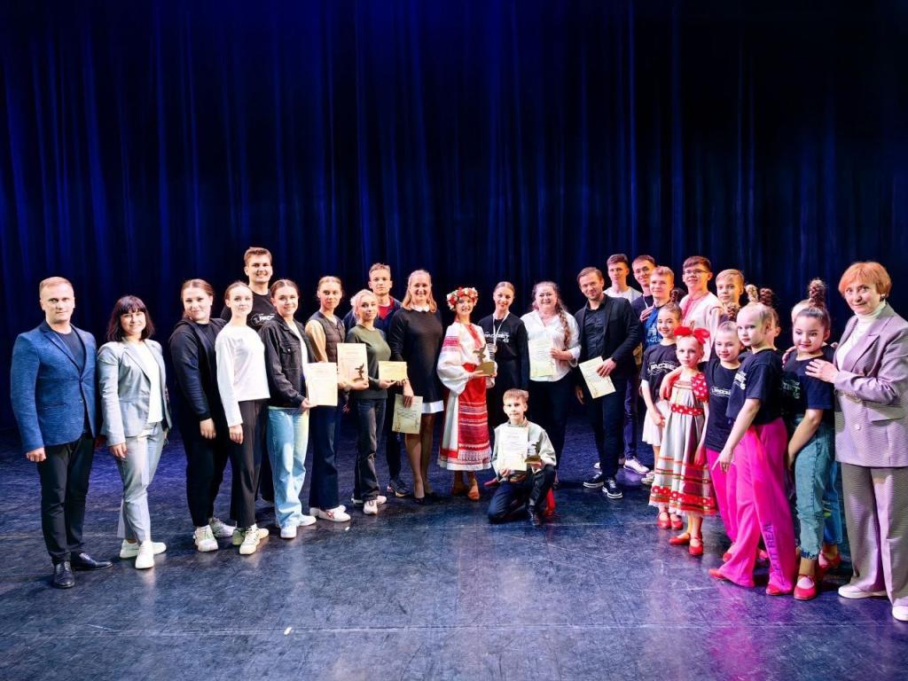 Ансамбль «Рассвет» из ДК «Металлург» стал обладателем Гран-при XIII фестиваля «В вихре танца»