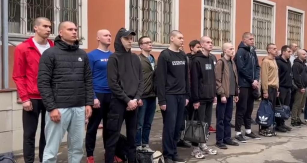 В Г.о. Подольск прошла торжественная отправка призывников из военного комиссариата