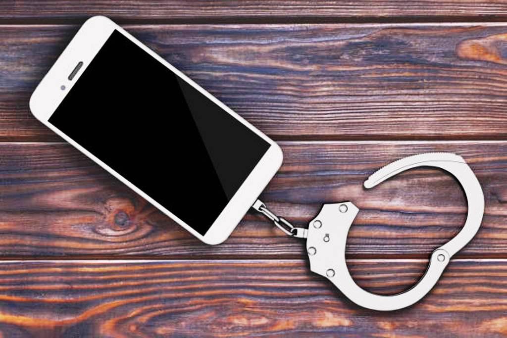 В Подольске сотрудники полиции задержали подозреваемого в краже личного имущества