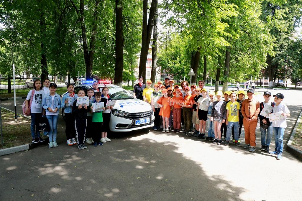 В г.о. Подольск Госавтоинспекторы провели конкурс - игру по правилам дорожного движения для школьников