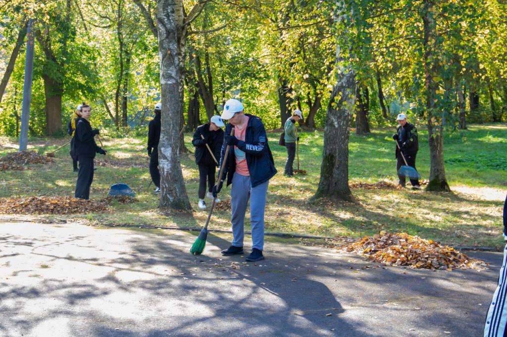 Подольские активисты собрали более 30 мешков мусора на экоакции в музее-заповеднике «Подолье» 