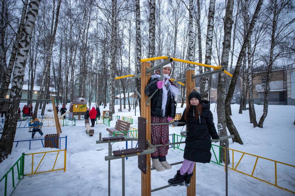 При строительстве новой площадки в Дубровицах сберегли все деревья