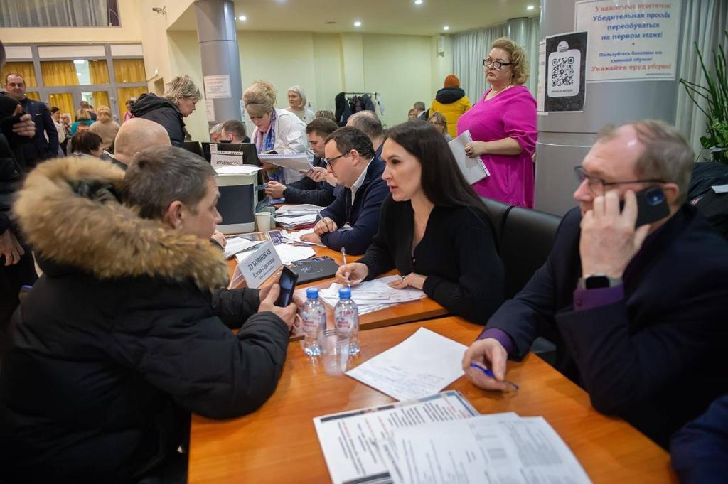 Выездная администрация г. о. Подольск работала в Климовске вечером 25 января