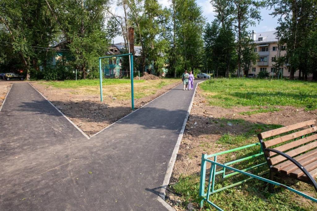 В Подольске на местах народных троп возвели 20 тротуаров
