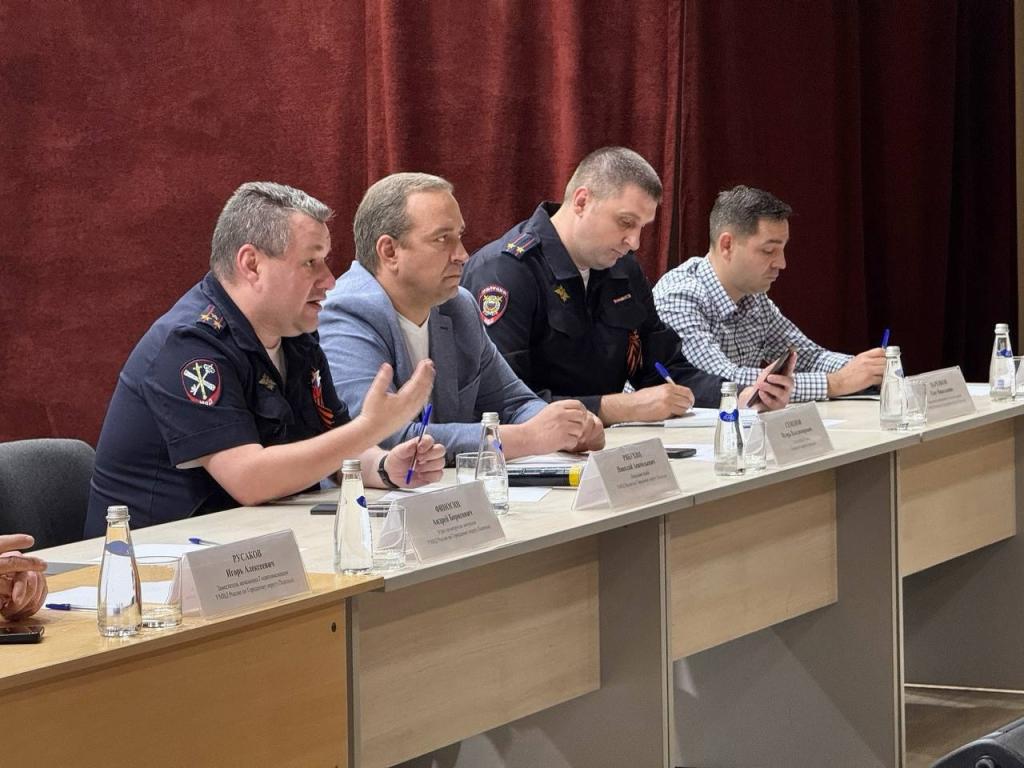 Вопросы безопасности мкр. Силикатная обсудили с жителями представители правоохранительных органов