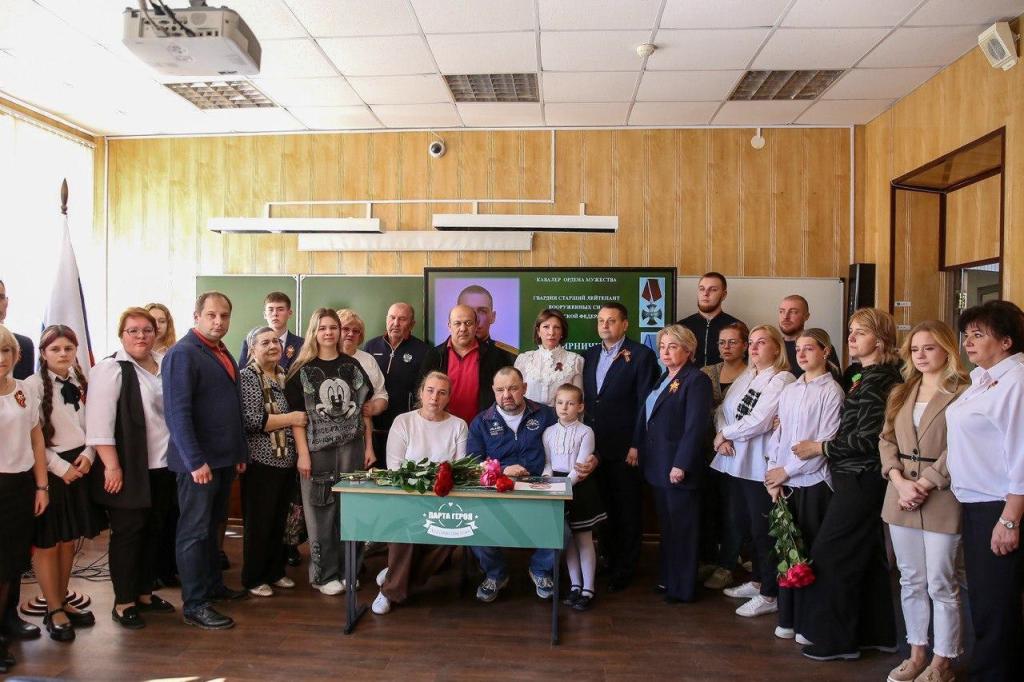 В школе №29 открыли «Парту героя», посвященную участнику СВО Савелию Закирничному