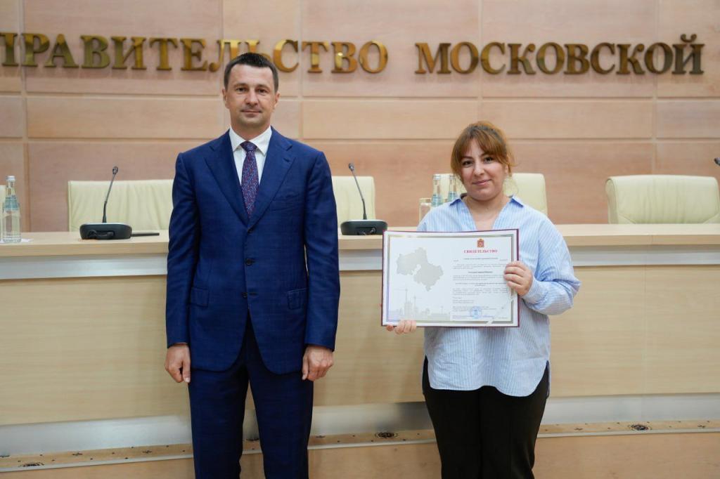 Медсестры и хирург Подольской областной клинической больницы получили сертификаты социальной ипотеки