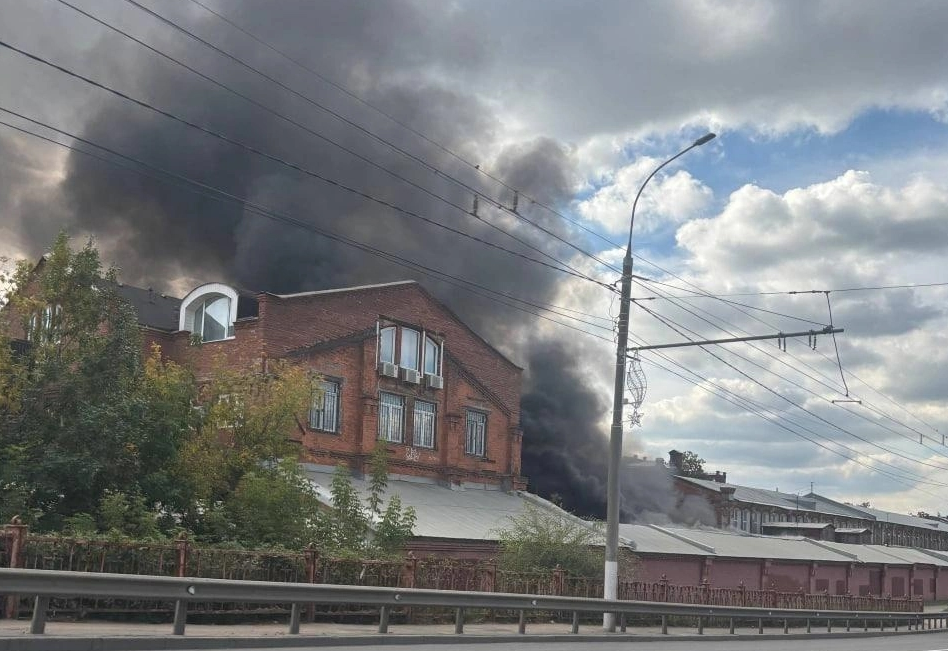 В Подольске произошло возгорание в складском помещении на территории бывшего завода «Зингер»