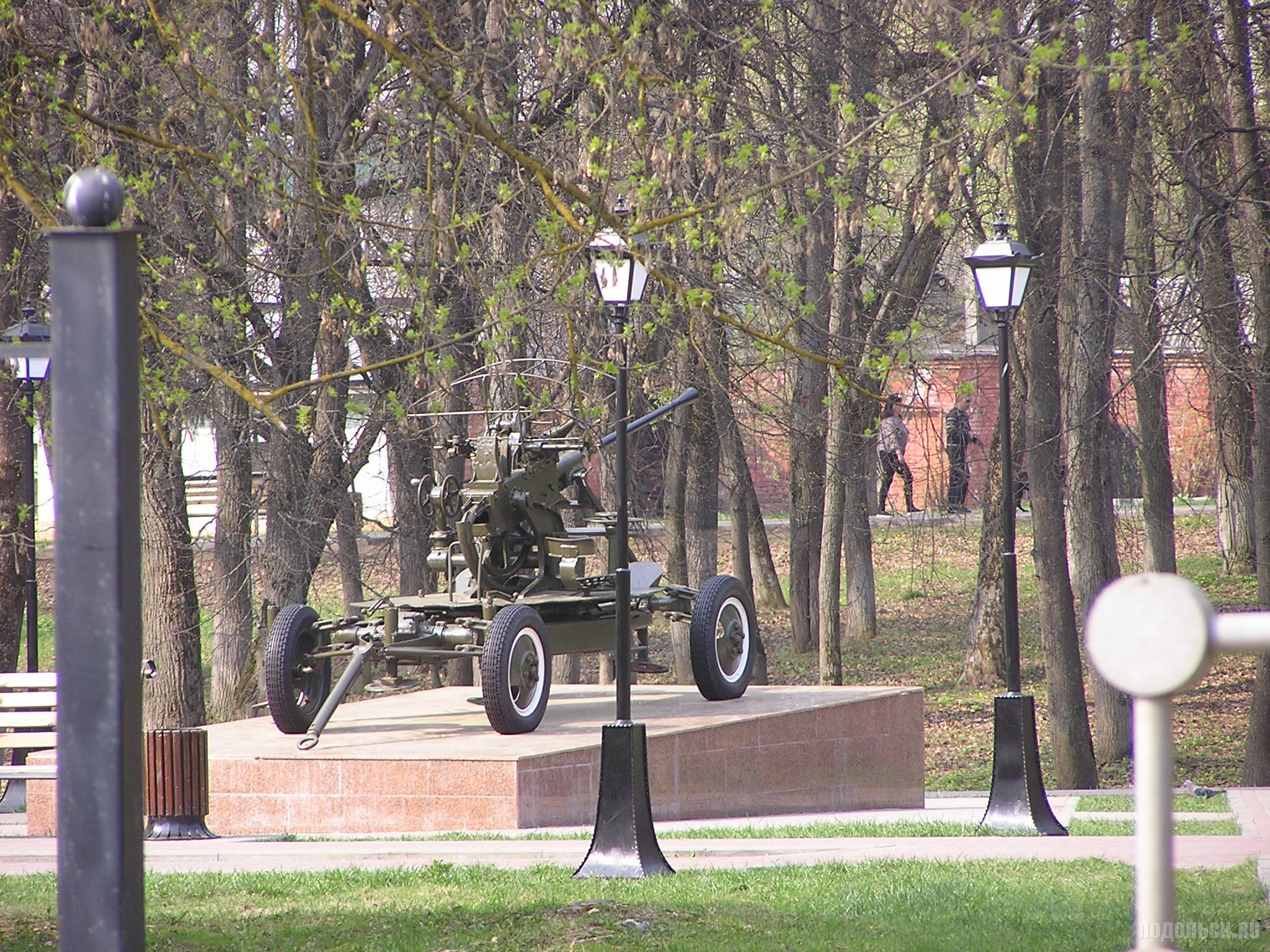 Памятник перестройке. Памятник. Памятник в парке Победы. Памятники в Щапово. Памятник для парка Победы выбрали в Самаре.