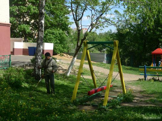 Стрижка газона 