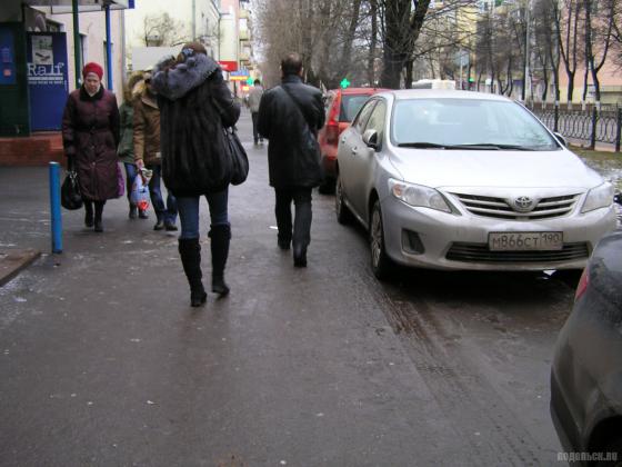 Парковка на тротуаре