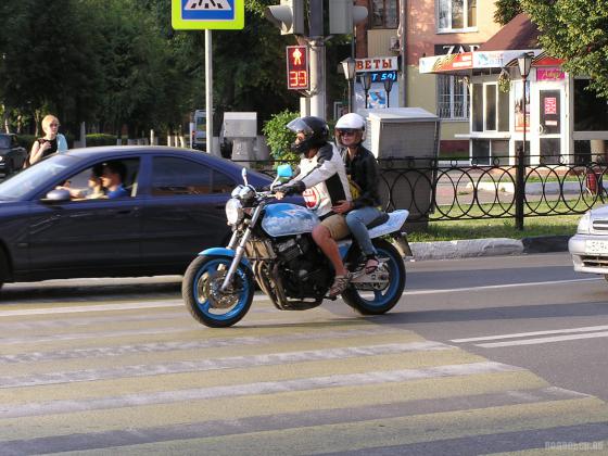 На мотоцикле