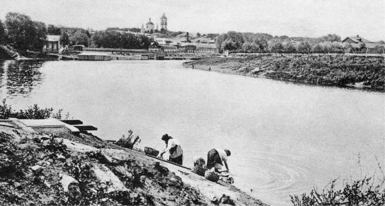 Вид на Пахру от городского парка 