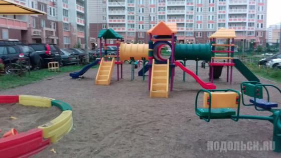 Новая детская площадка в Кузнечиках 