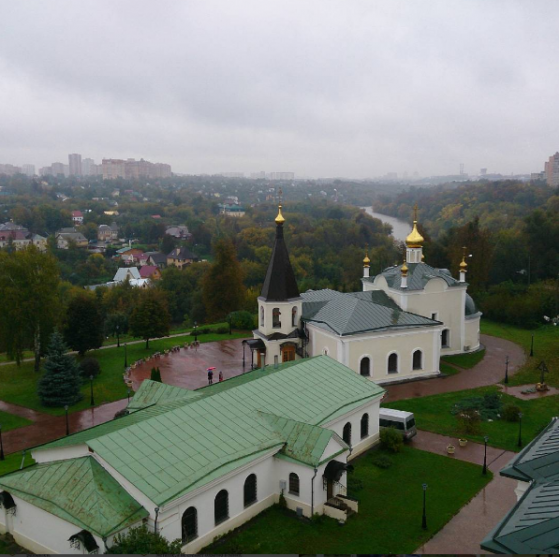 Вид на Воскресенский храм