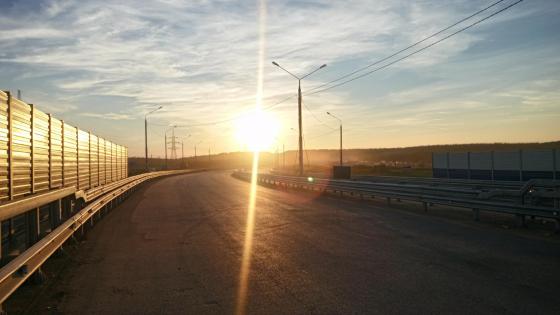 "Южный обход" на закате. Мост через ж/д 