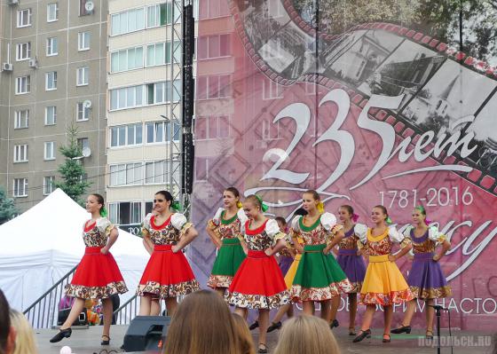 Танцы в народном стиле