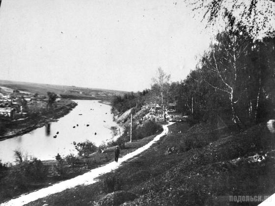 По крутому берегу вдоль парка. Начало 1930-х годов 