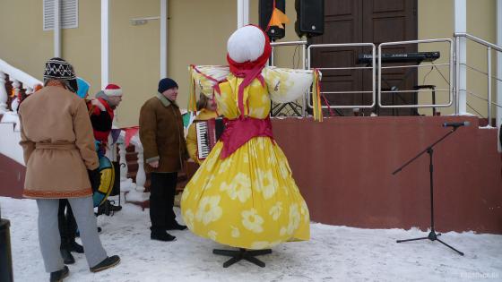 Гулянья у КПЦ "Дубровицы".