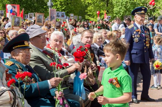 На площади Славы