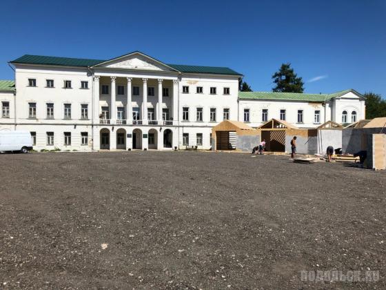 Монтаж декораций в Ивановском. 8.2018