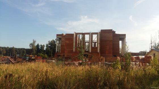 Недостроенный Николаевский храм в Кузнечиках. Сентябрь 2018 