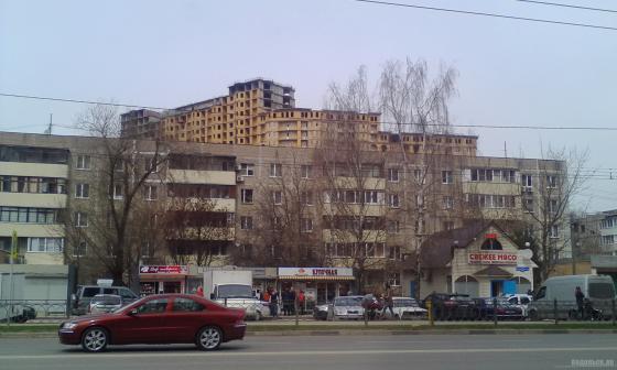 Ленинградская улица, вид на ЖК "Ренессанс". Апрель 2019 