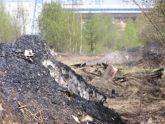 Снегосвалка у Сергеевского путепровода. 28.04.2019