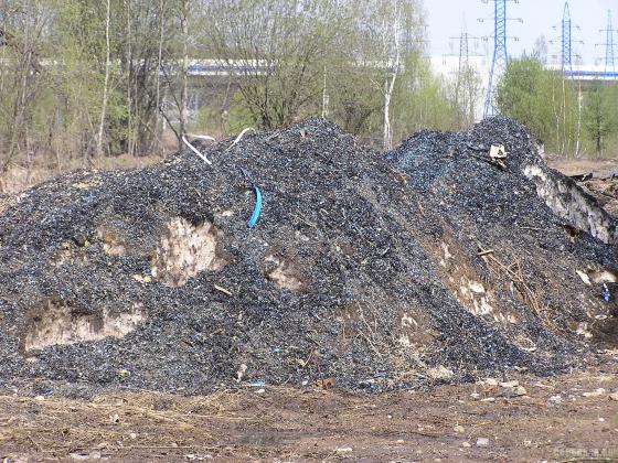 Снегосвалка у Сергеевского путепровода. 28.04.2019