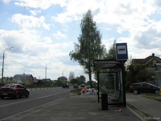 Б. Серпуховская улица, автобусная остановка "Кутузово-2". 6 мая 2019