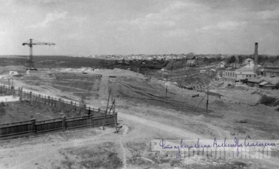 Участок перед началом строительства нового хирургического корпуса Подольской областной территориальной больницы. 1950-е гг.
