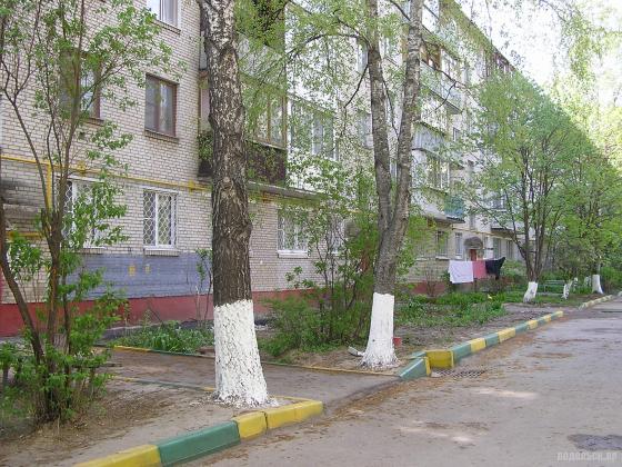 Двор в начале улицы Свердлова. 6 мая 2019