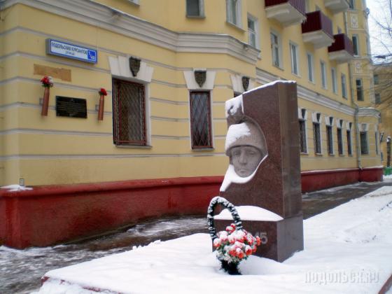 Подольским курсантам 