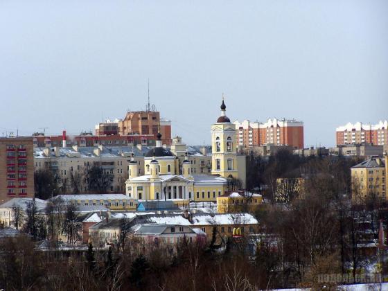 Вид на Троицкий собор из парка им Талалихина 