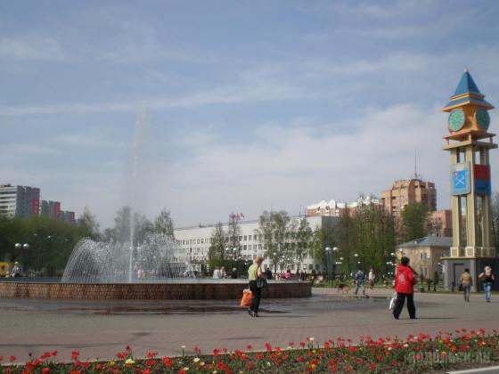 Подольск, площадь у фонтана 