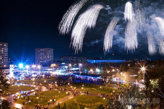 Праздничный фейерверк в Подольске 