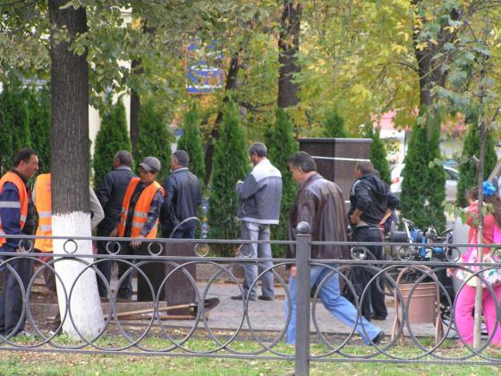 Установка памятника А.В. Никулину 