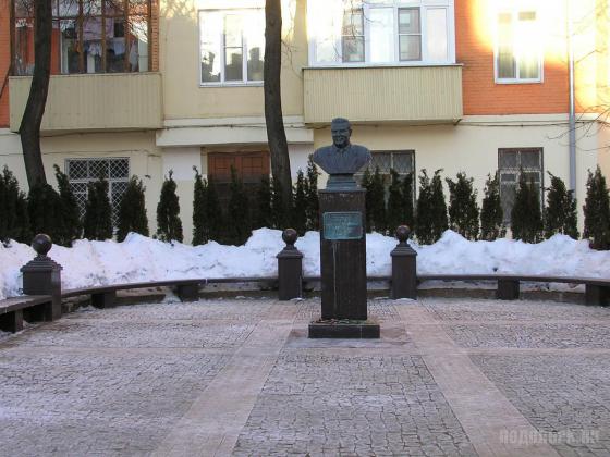 Бюст Никулина 