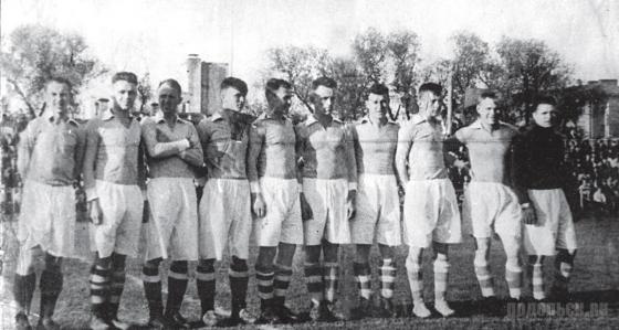 Футбольная команда ПМЗ  "Снайпер", 1940 г. 